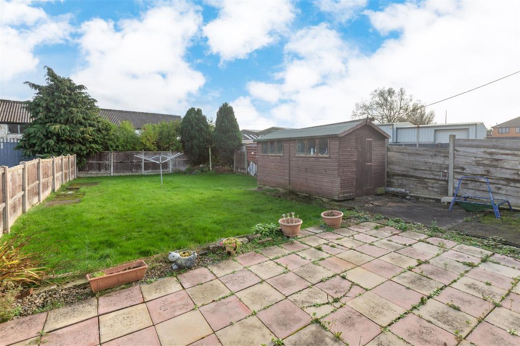 Property photo 2 of 14