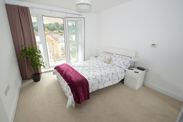 Property photo 3 of 6 Bedroom