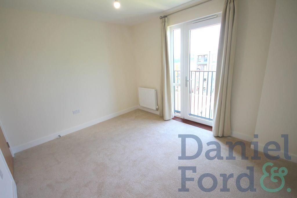 Property photo 2 of 11 Img_702_10_Large.Jpg