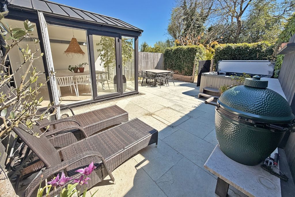 Property photo 2 of 14 5123966