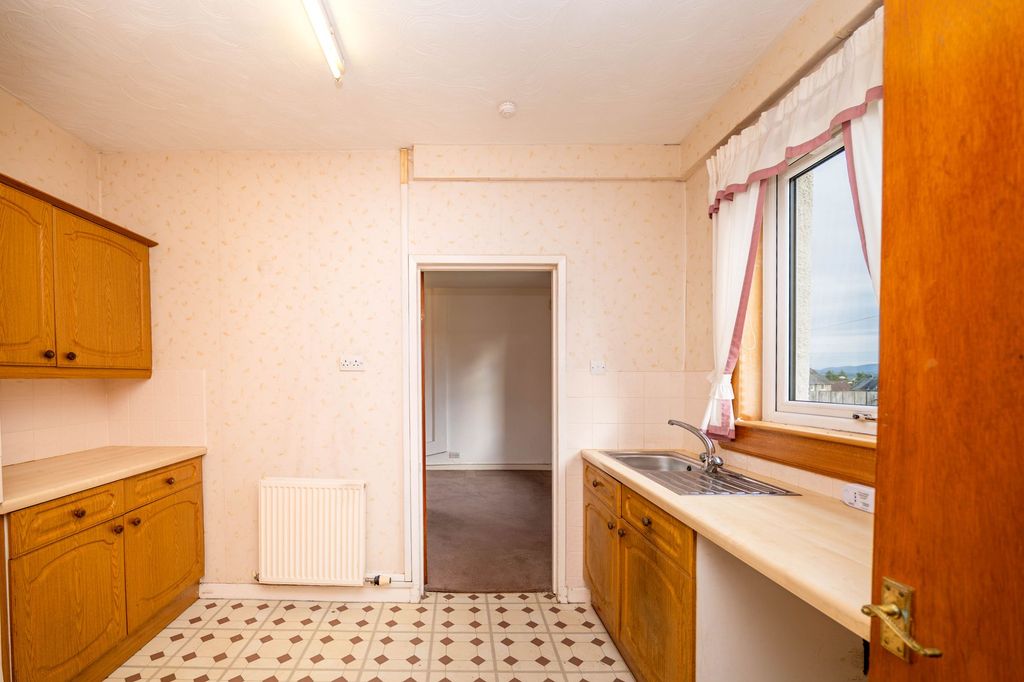 Property photo 3 of 23
