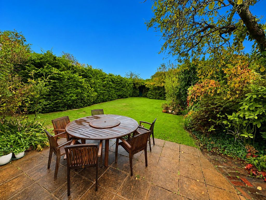 Property photo 3 of 27 Sunny Garden Patio Retreat.Png
