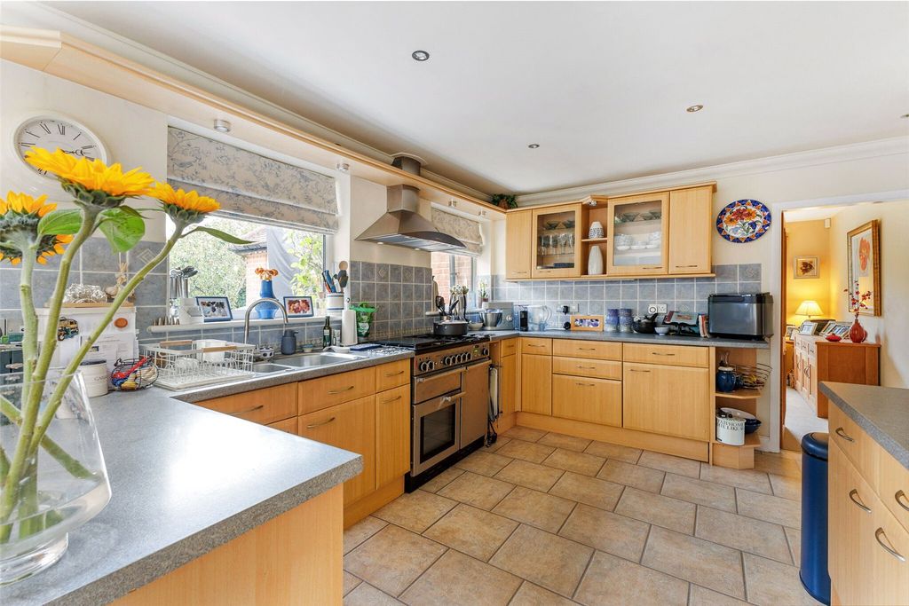 Property photo 3 of 22 Picture No. 05