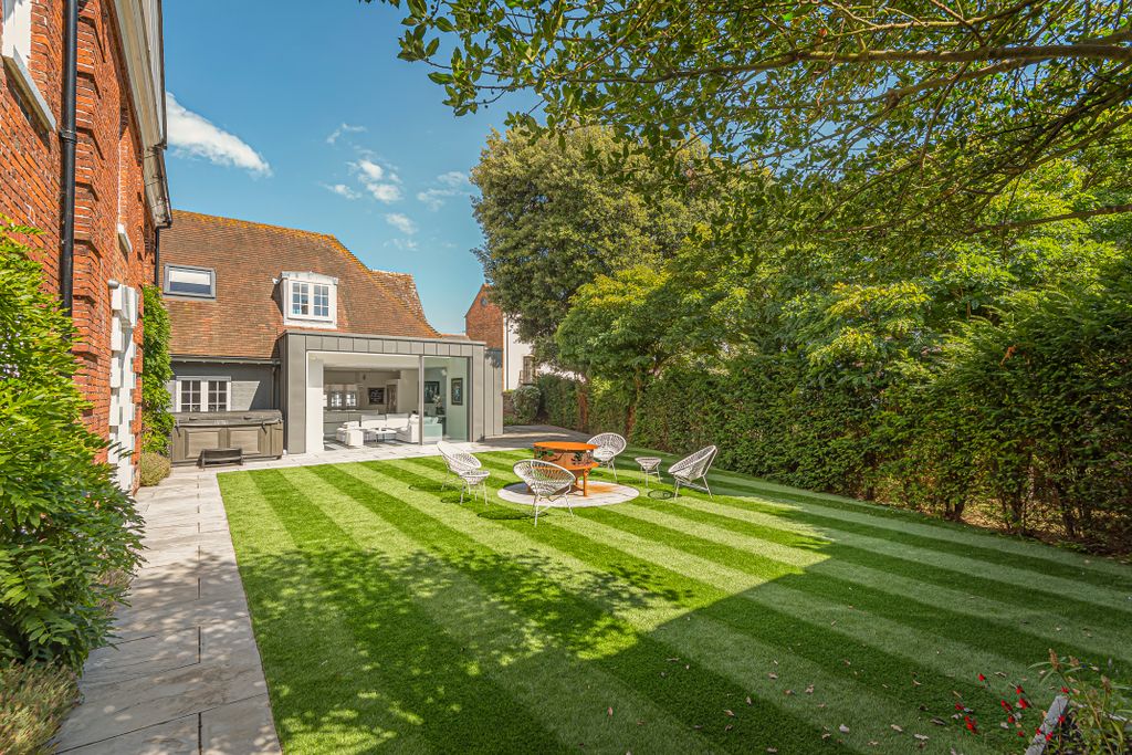 Additional image 15 of 9 bed detached house to rentSt. Thomas Street, Lymington SO41