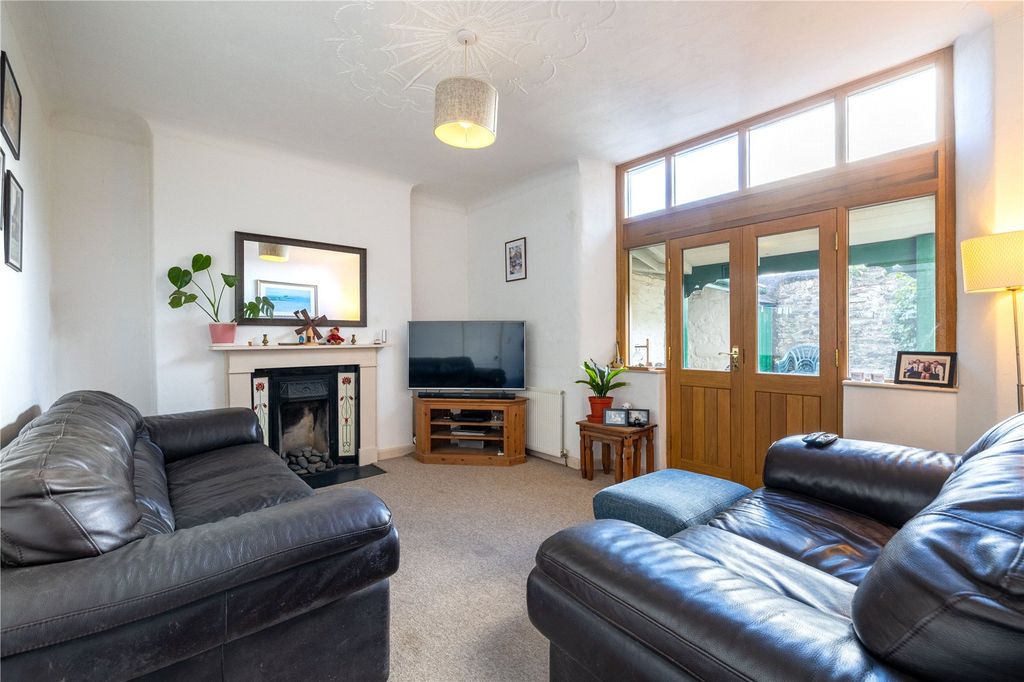 Property photo 2 of 24 Picture No. 28