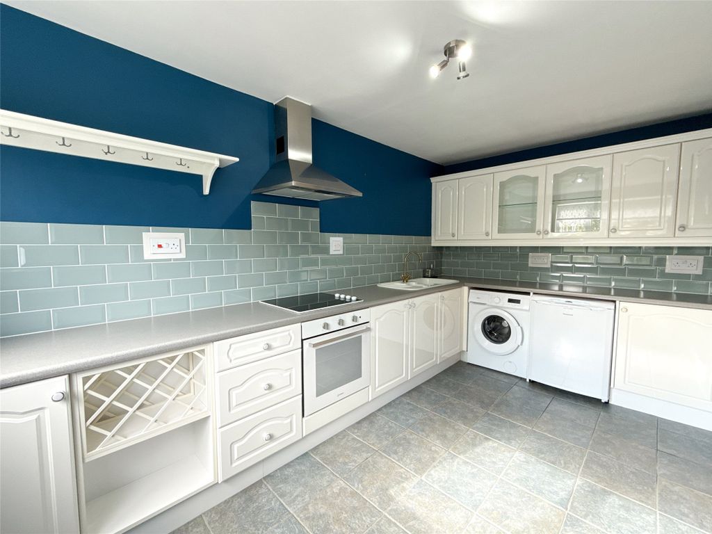 Property photo 2 of 24 Kitchen