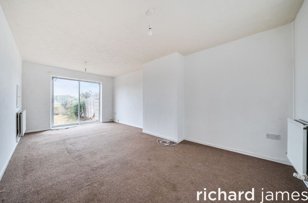 Property photo 2 of 12 52B0860097Bb4A88A64Efae133Ebf148