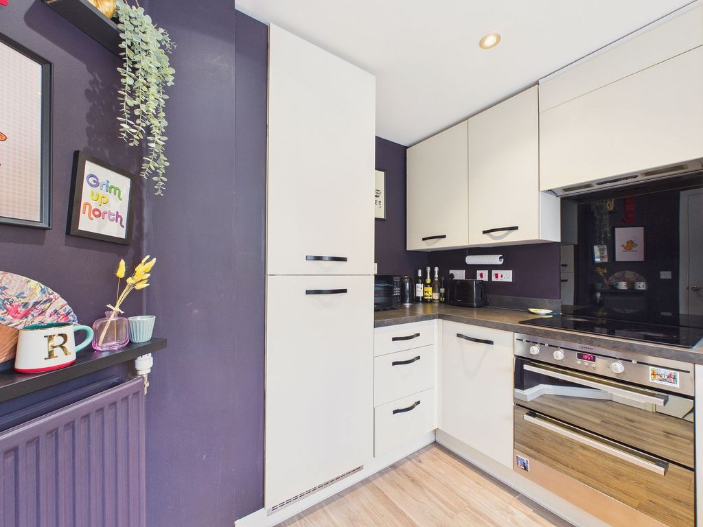 Property photo 2 of 13 Kitchen