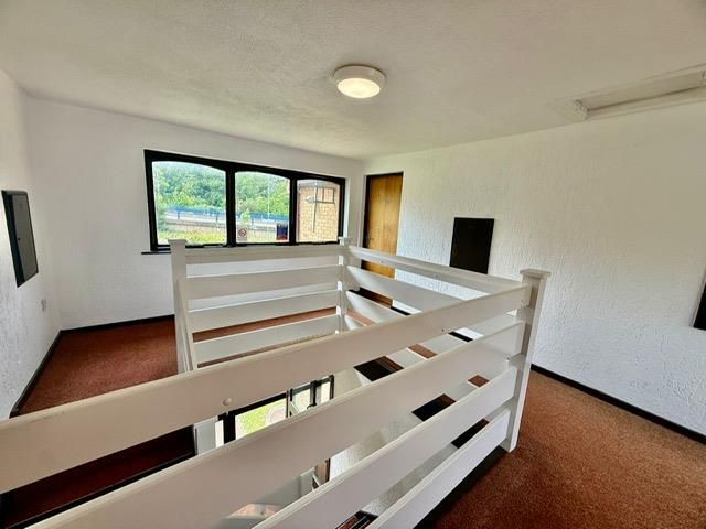 Property photo 2 of 9 Communal Landing B.Jpg