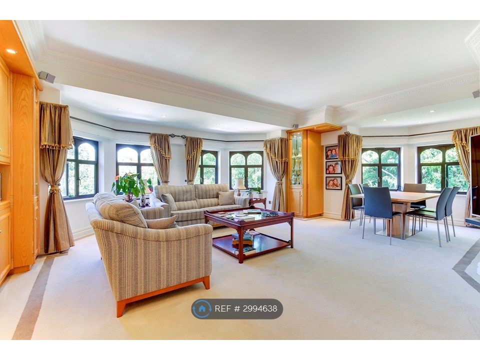 Property photo 2 of 16 Lounge 1