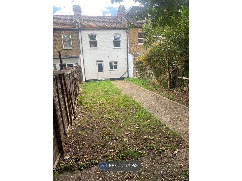 Property photo 1 of 17 Back Garden