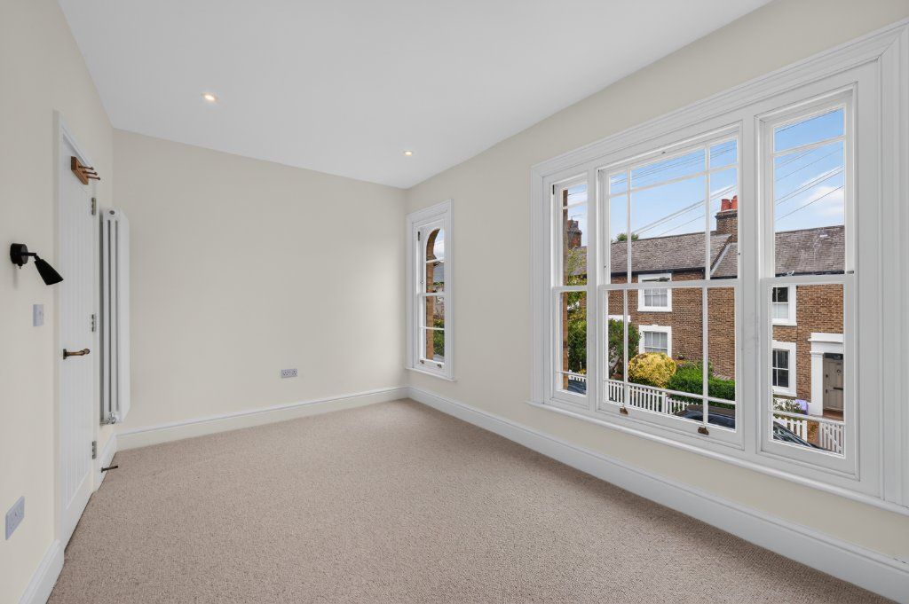 Property photo 2 of 14 Picture No. 19