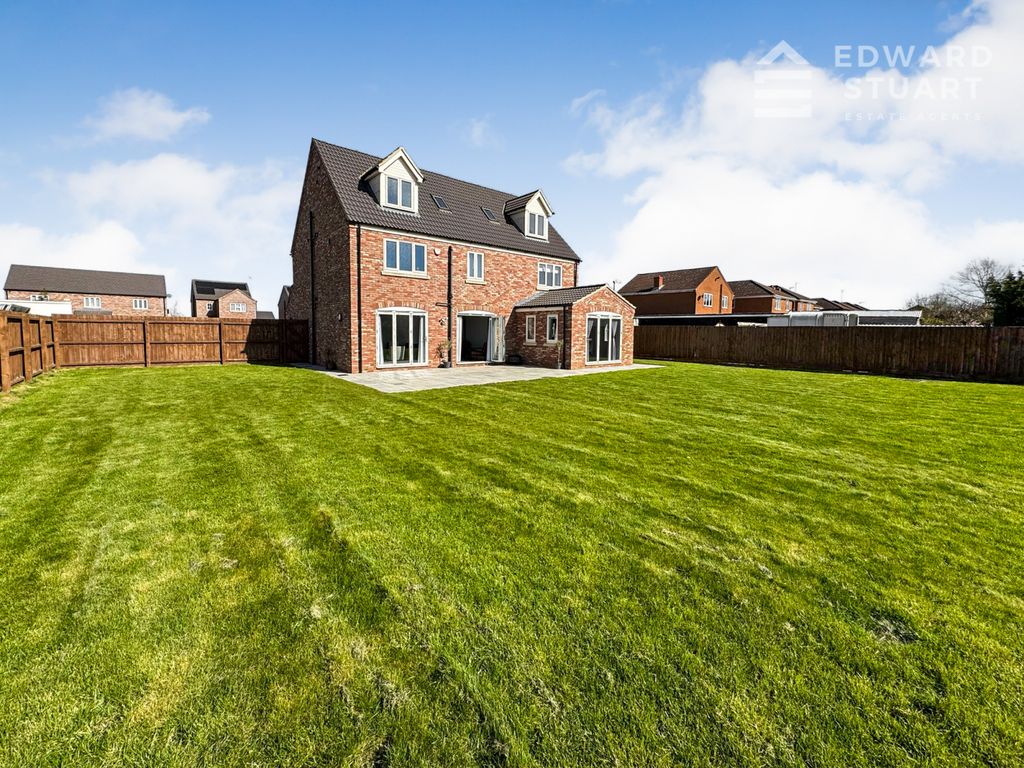 Property photo 3 of 28 Property Image