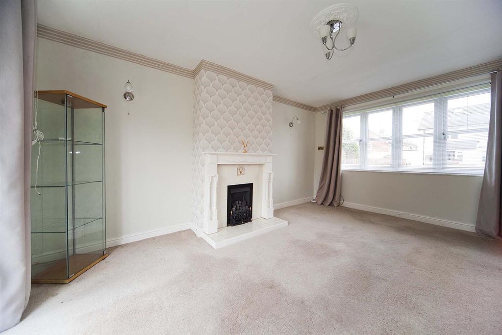 Property photo 2 of 26