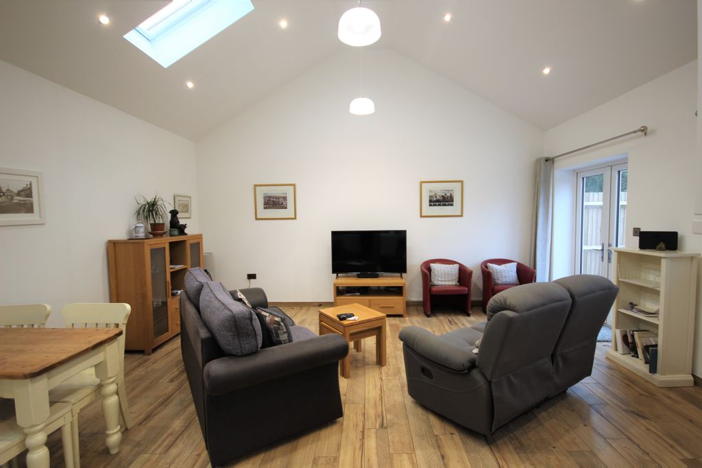 Property photo 3 of 9 Image