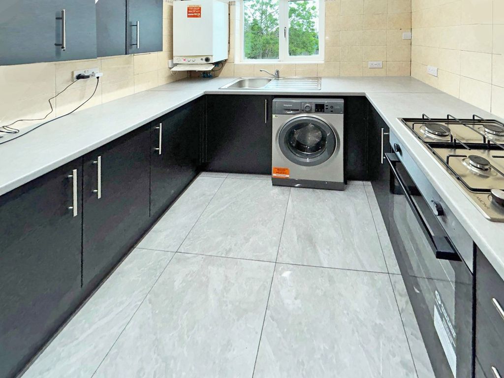Property photo 3 of 10 5261524