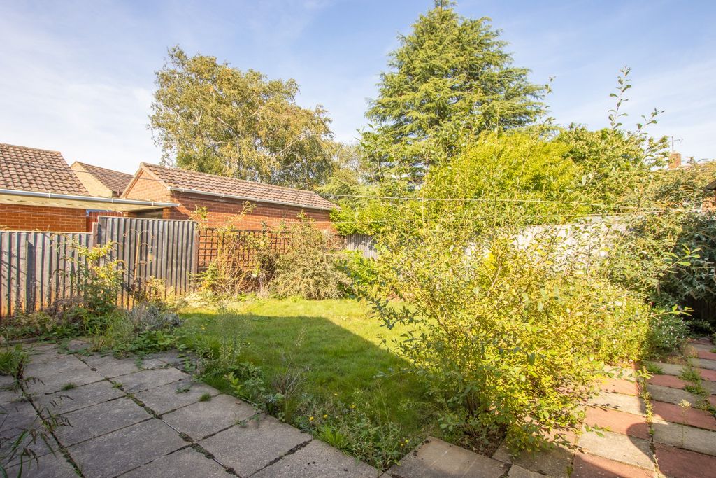 Property photo 2 of 15 4554205