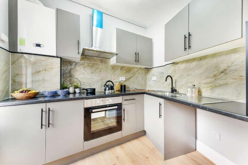 Property photo 3 of 19 Photo 5