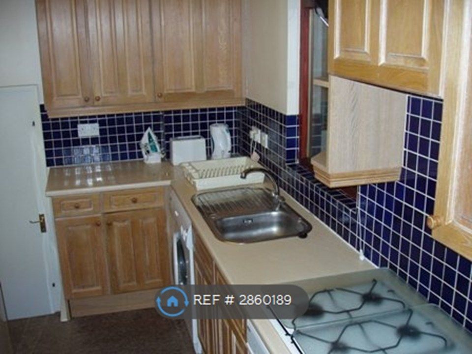 Property photo 3 of 7 Kitchen