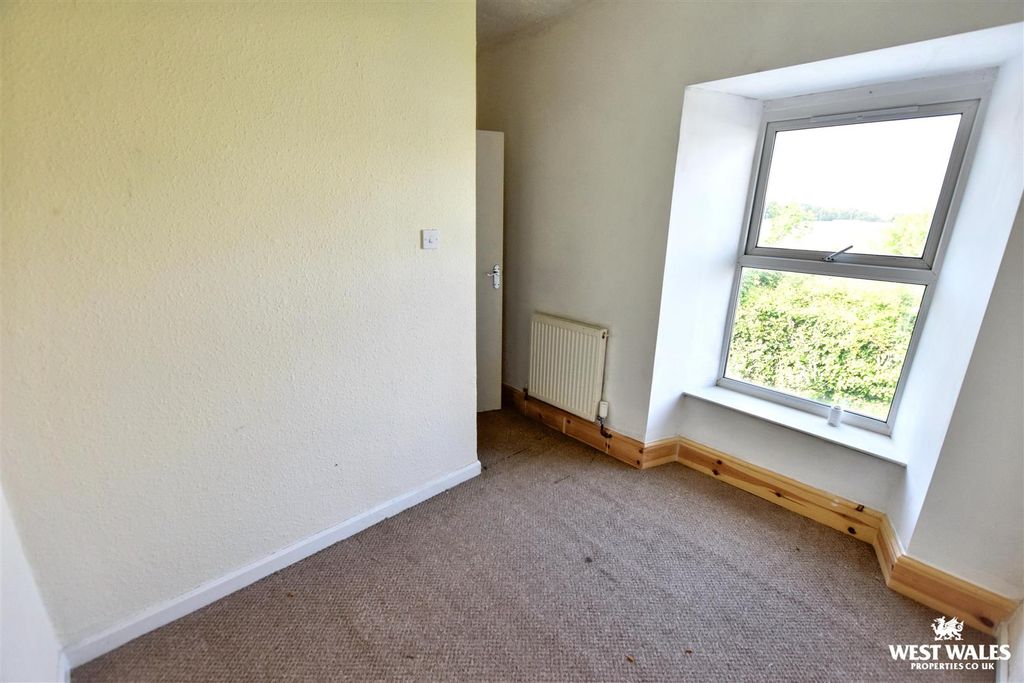 Additional image 11 of 2 bed flat for saleLower Hill Street, Hakin, Milford Haven SA73