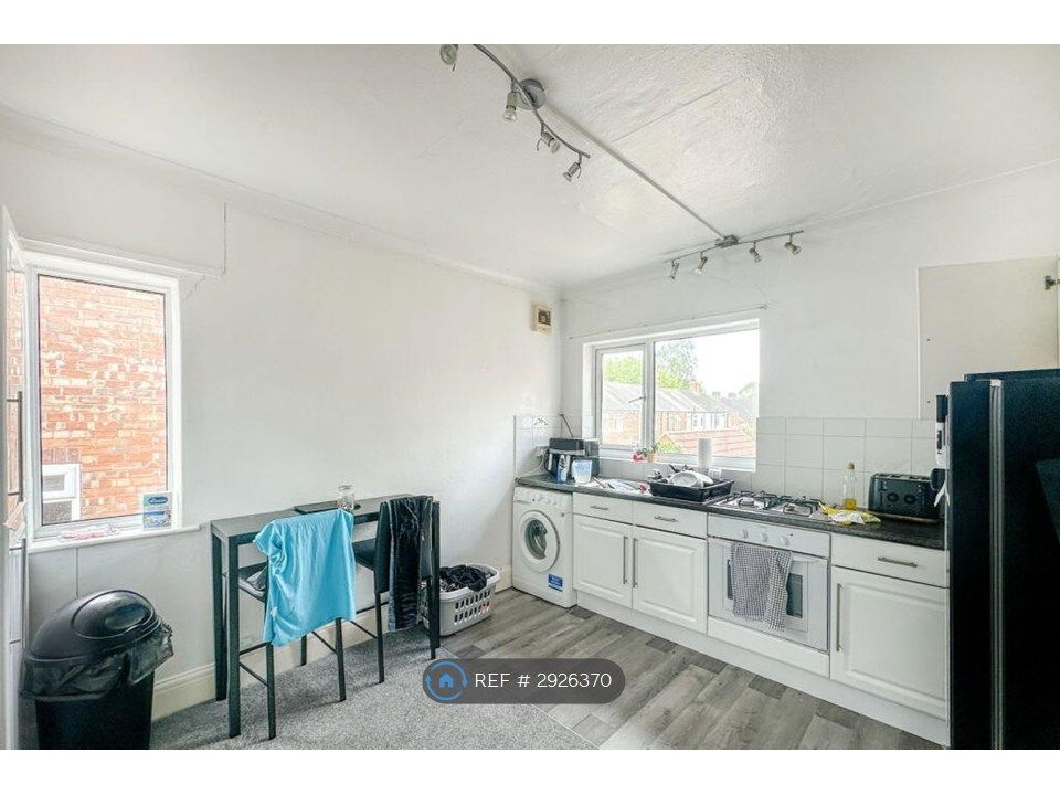 Property photo 2 of 4 Kitchen/Dining Room