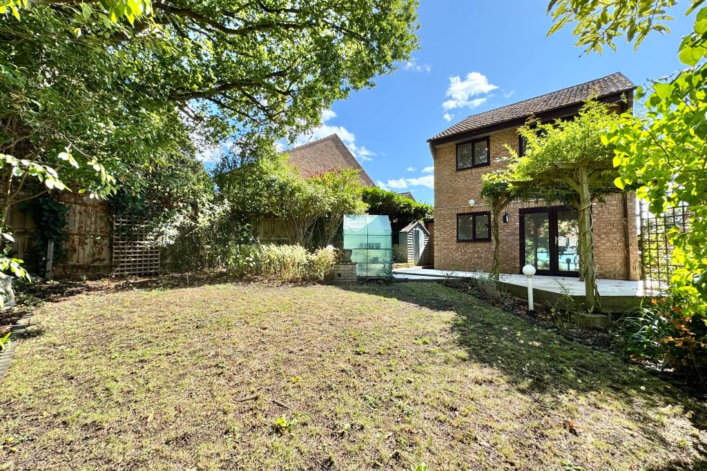 Property photo 3 of 16 Garden
