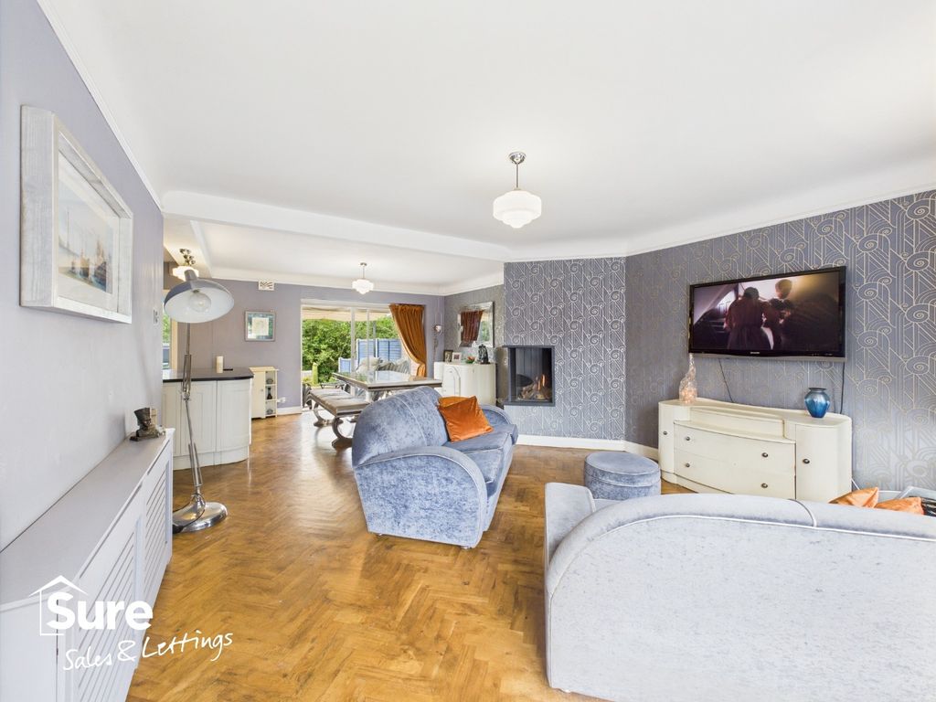 Property photo 3 of 26 4404486