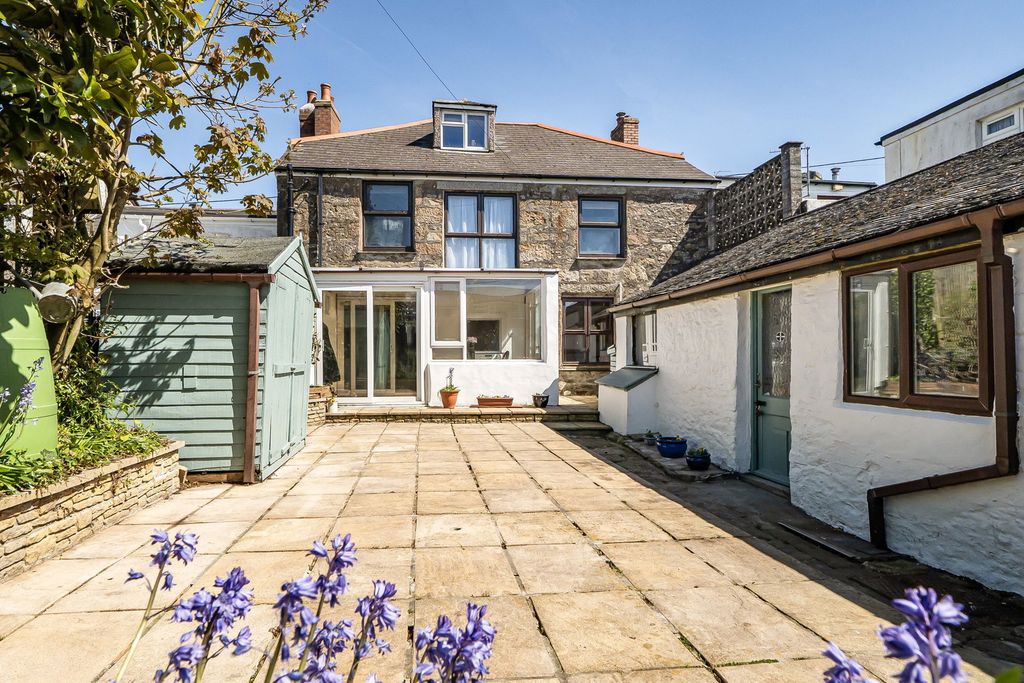 Property photo 1 of 16