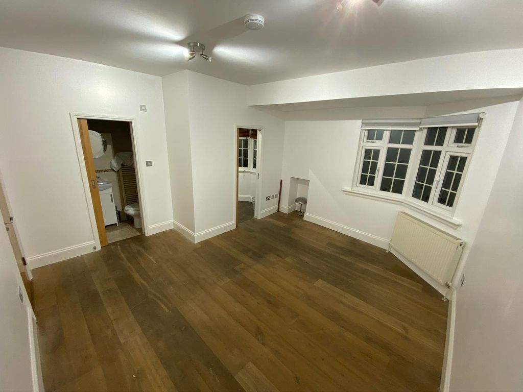 Property photo 2 of 3