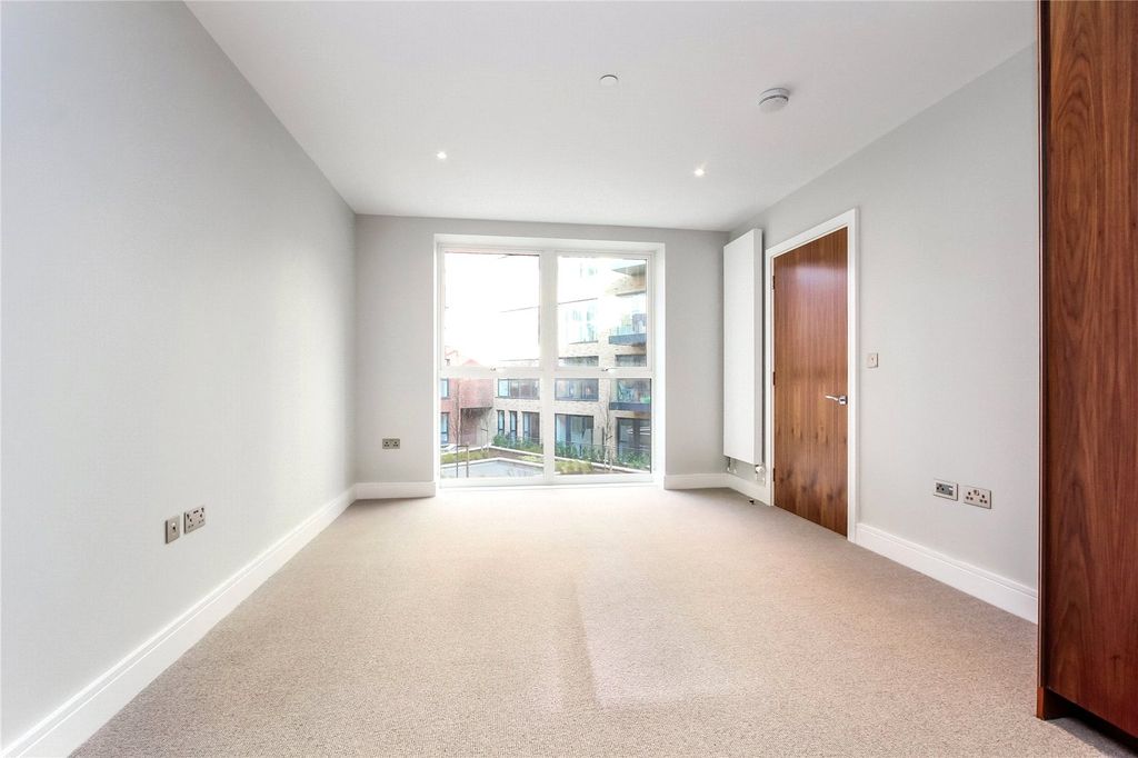 Property photo 2 of 9 Bedroom 1