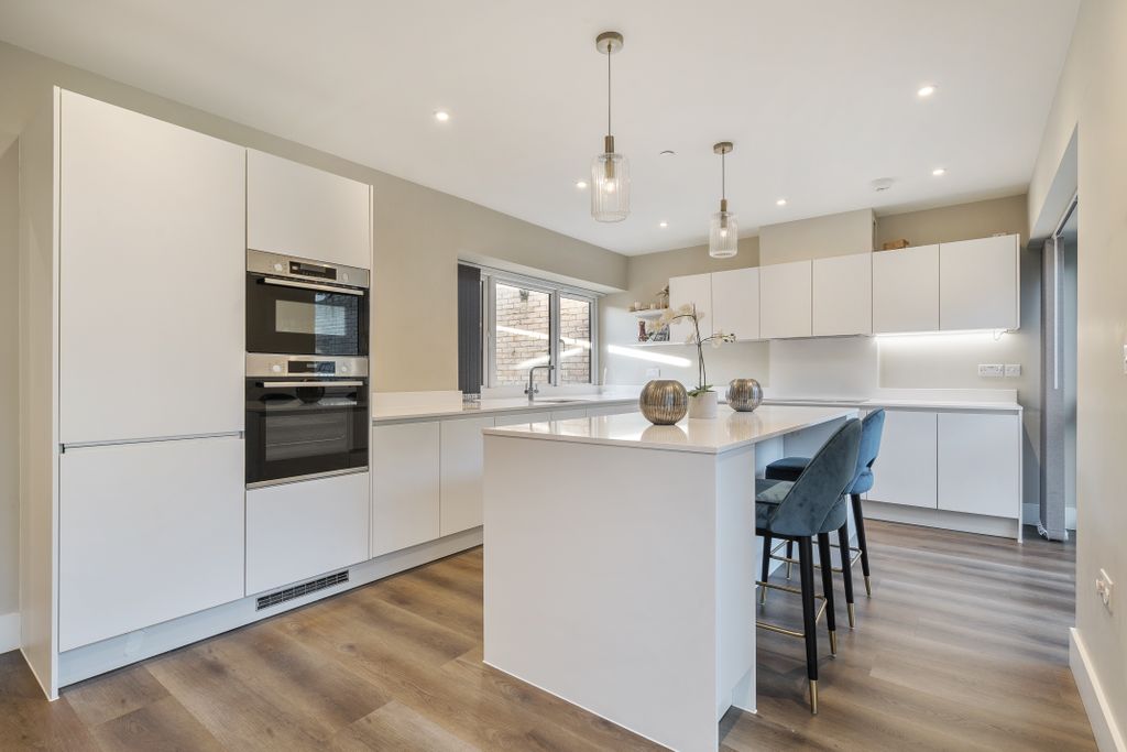 Property photo 1 of 31 1385899-21-69272E9Babac6.Jpg