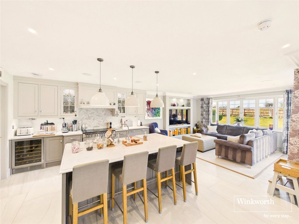 Property photo 2 of 27 Picture No. 45