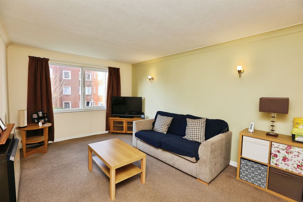 Property photo 2 of 12