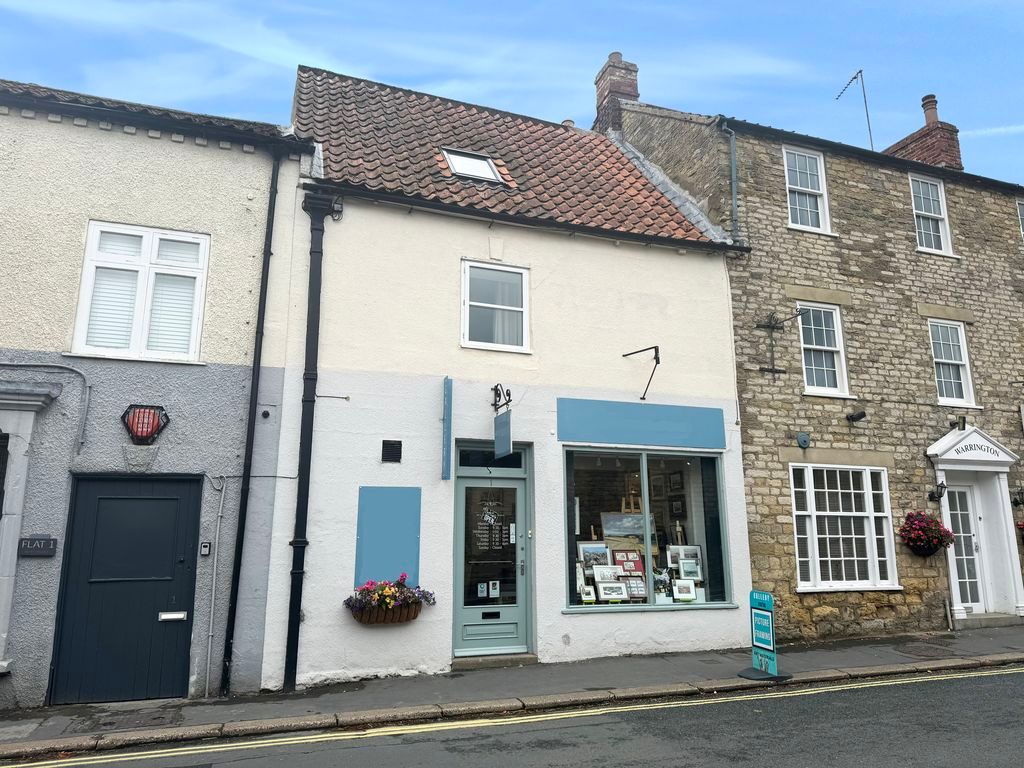 Property photo 1 of 8 Photo 8