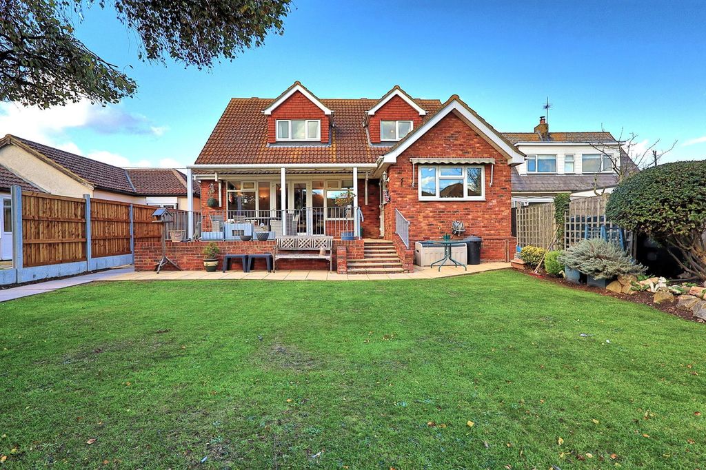 Property photo 3 of 40