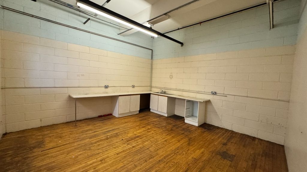 Property photo 3 of 5 Photo 2