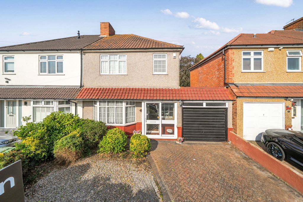 Property photo 1 of 11 1496292-15-6A6324...