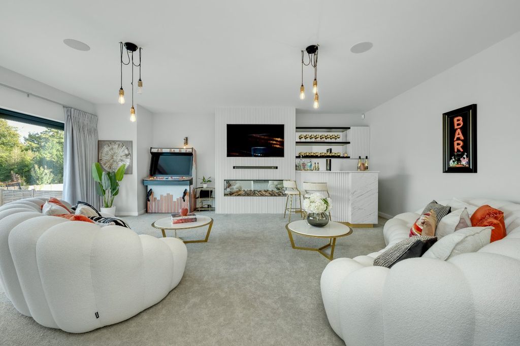 Property photo 3 of 36 Reception Room