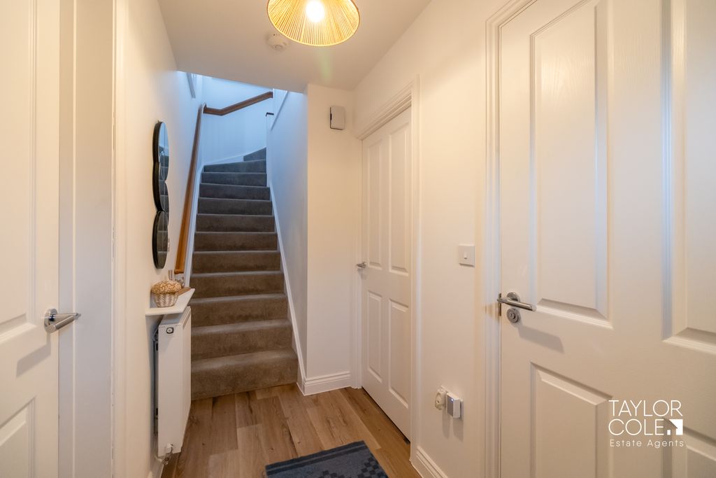 Property photo 3 of 34