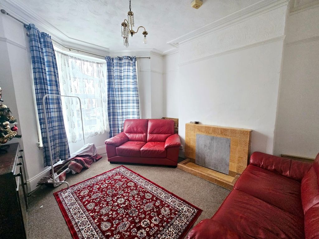 Property photo 2 of 13 Image