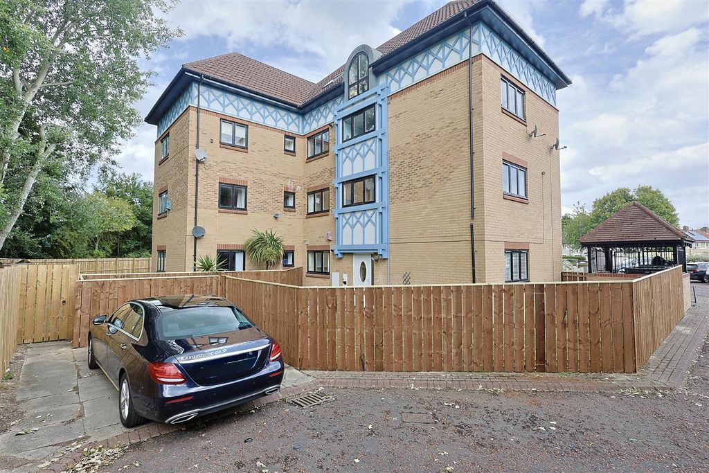 Property photo 1 of 13 11C0B242-Fee3-4F21-Af84-76F122B6B079_1_201_A.Jpeg