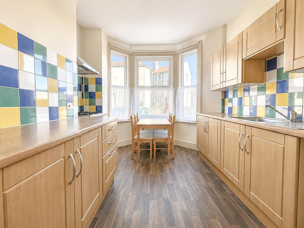 Property photo 2 of 14 Kitchen