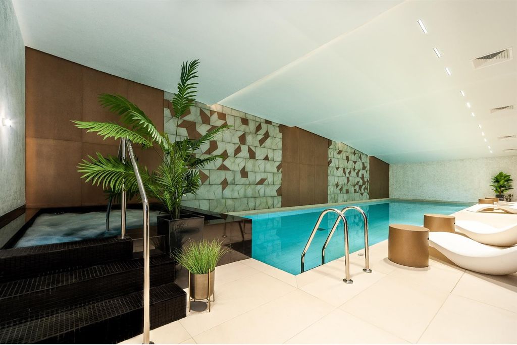 Property photo 2 of 8 Residents Swimming Pool
