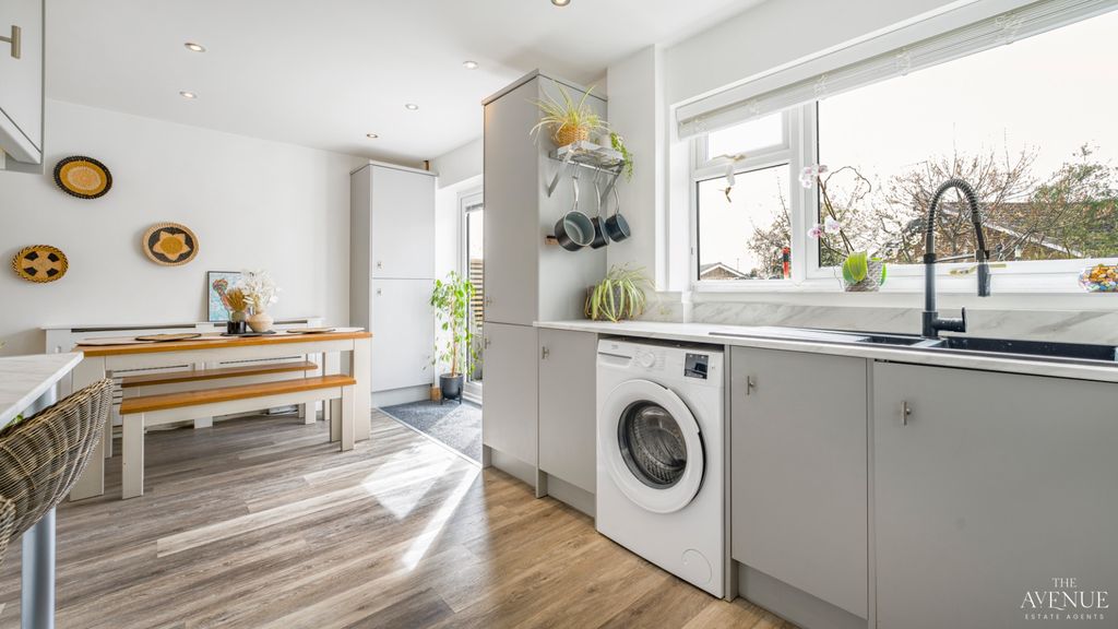 Property photo 3 of 27 4035548