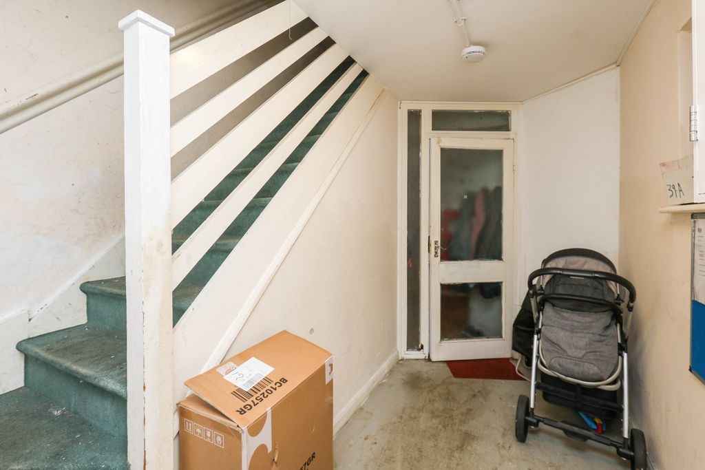 Property photo 3 of 11 Gallery