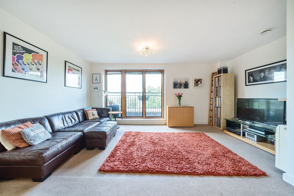 Property photo 2 of 7