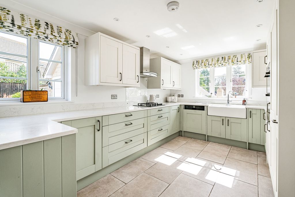 Property photo 2 of 26 Kitchen