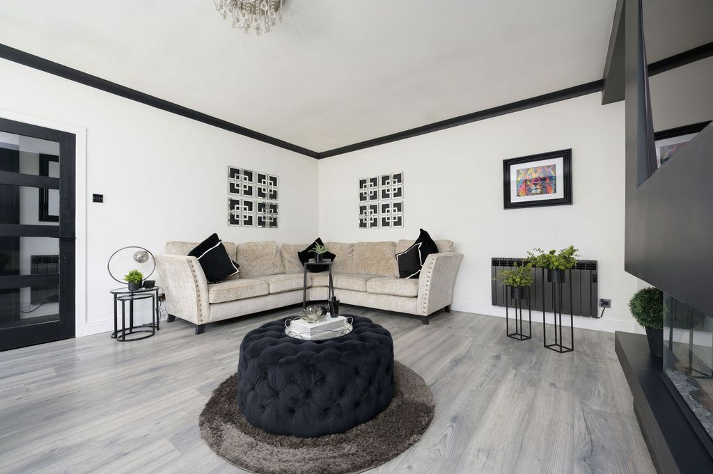 Property photo 2 of 29