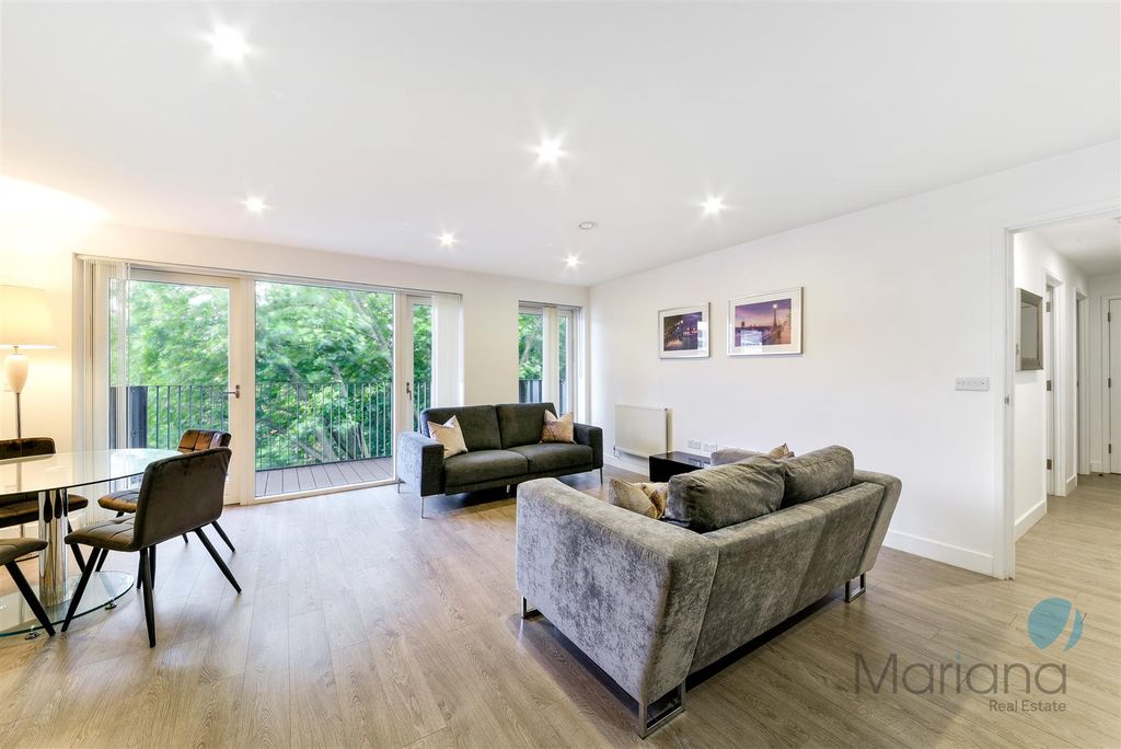 Property photo 1 of 12 Reception Room