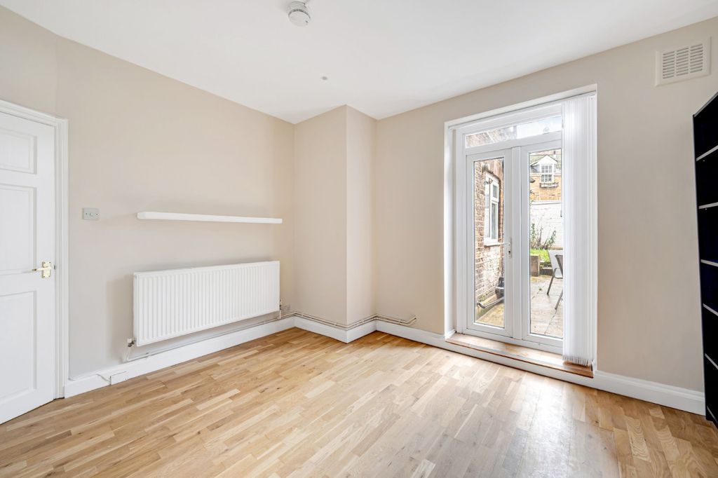 Property photo 3 of 11